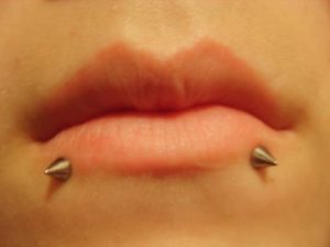 Snake Bites Lip Piercing
